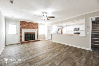 107 Meadowbrook Dr in Mauldin, SC - Foto de edificio - Building Photo