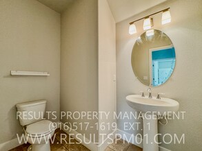 5876 Dulwich Way in Sacramento, CA - Building Photo - Building Photo