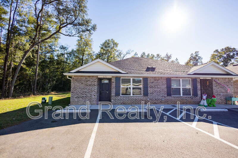 6311 Holland Rd in Milton, FL - Building Photo