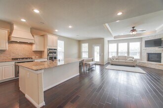 35 Pioneer Canyon Pl in Tomball, TX - Foto de edificio - Building Photo