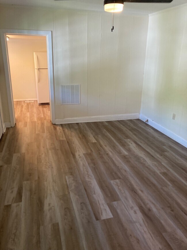 718 Willey St, Unit c in Morgantown, WV - Foto de edificio - Building Photo