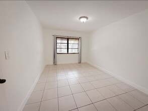 7917 SW 104th St, Unit F101 in Miami, FL - Building Photo - Building Photo