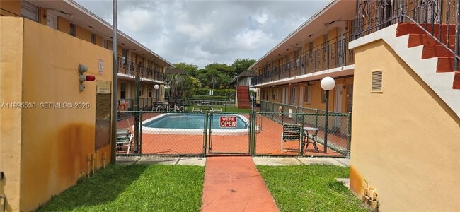 3800 SW 102nd Ave in Miami, FL - Building Photo - Building Photo