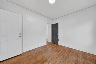 16890 Stoepel St, Unit 2 in Detroit, MI - Foto de edificio - Building Photo