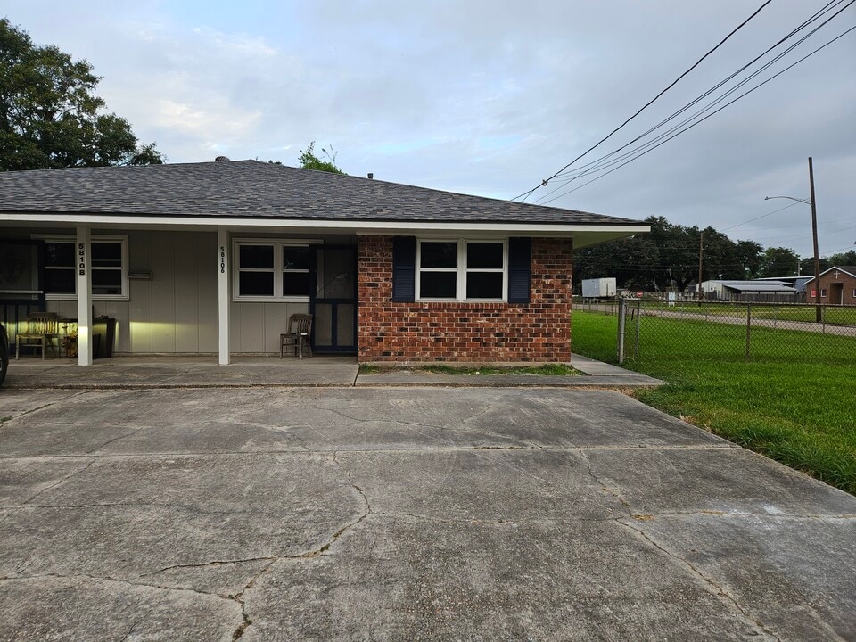 58108 Canal St in Plaquemine, LA - Building Photo