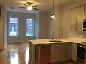 15 Newton St, Unit 2 in Boston, MA - Foto de edificio - Building Photo