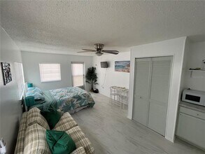 1635 Omaha St in Palm Harbor, FL - Building Photo - Building Photo