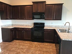 1224 Kellogg Dr, Unit 1204 in Tavares, FL - Building Photo - Building Photo