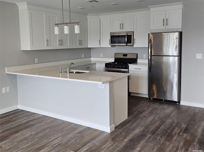 property at 221 Eastview Dr