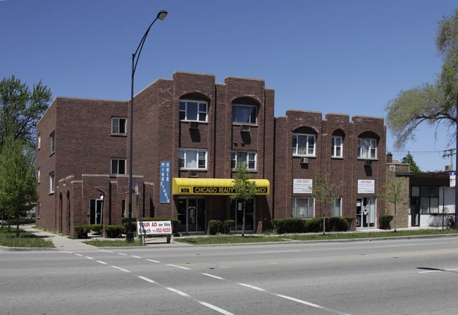 2454 W Peterson Ave