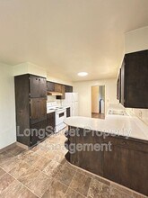 1930 NW Kings Blvd in Corvallis, OR - Building Photo - Building Photo