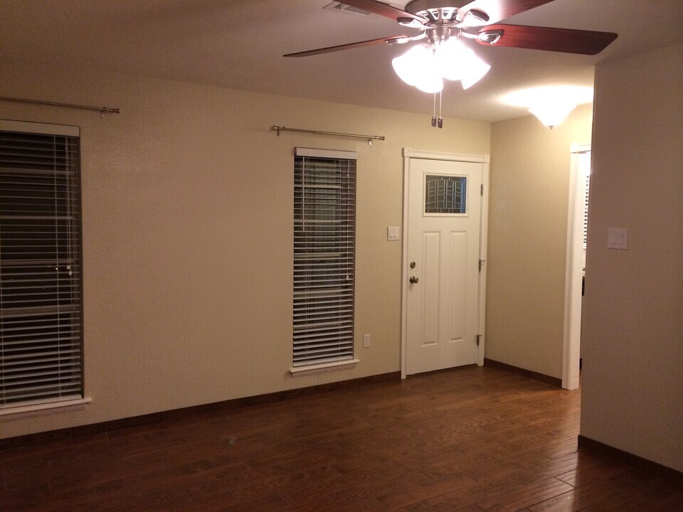 6733 NW Compass Dr in Lawton, OK - Building Photo