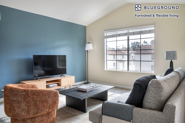 7265 Charmant Dr, Unit FL3-ID22 in San Diego, CA - Building Photo - Building Photo
