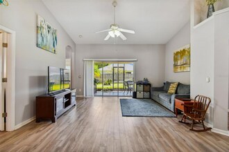 7124 Colonial Lake Dr in Riverview, FL - Foto de edificio - Building Photo