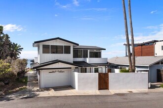 2988 Solimar Beach Dr in Ventura, CA - Foto de edificio - Building Photo