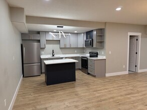 9962 S Colton Spring Ln, Unit Basement Apartment in South Jordan, UT - Foto de edificio - Building Photo