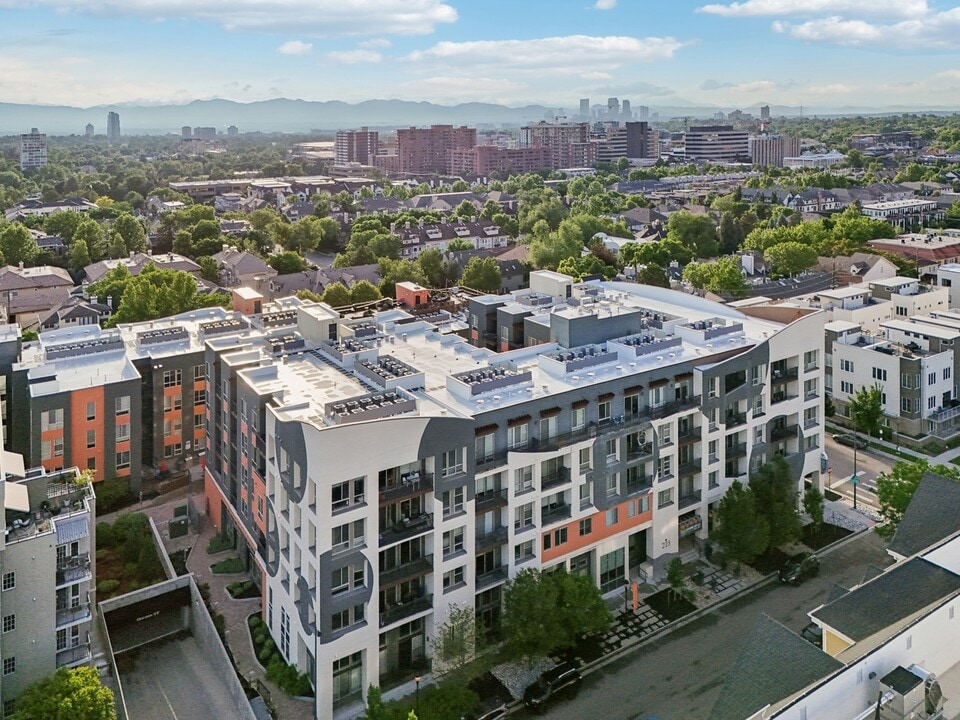 Gardens at Cherry Creek in Denver, CO - Building Photo