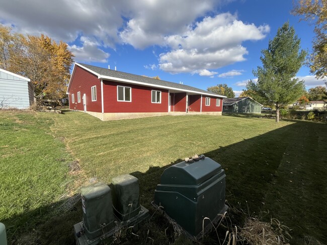 1800 Sheldon Ave in Cedar Falls, IA - Building Photo - Building Photo