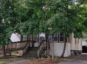 910 N Chestnut Ave in Arlington Heights, IL - Building Photo