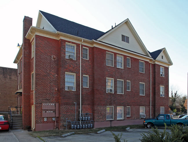 Colonial Apartments in Burlington, NC - Foto de edificio - Building Photo