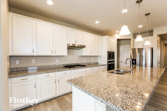 17280 W Kendall St in Goodyear, AZ - Building Photo - Building Photo