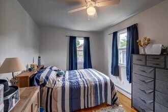 614 Dewitt St, Unit 2 in Portage, WI - Foto de edificio - Building Photo