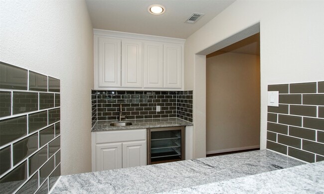 property at 39 Paloma Bend Pl