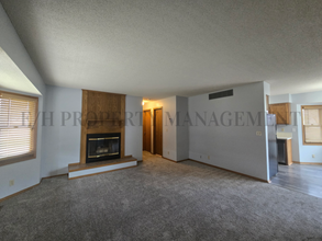 5912 W 40th St S in Wichita, KS - Building Photo - Building Photo