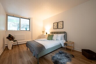 10200 de Bois-de-Boulogne in Montréal, QC - Building Photo - Building Photo