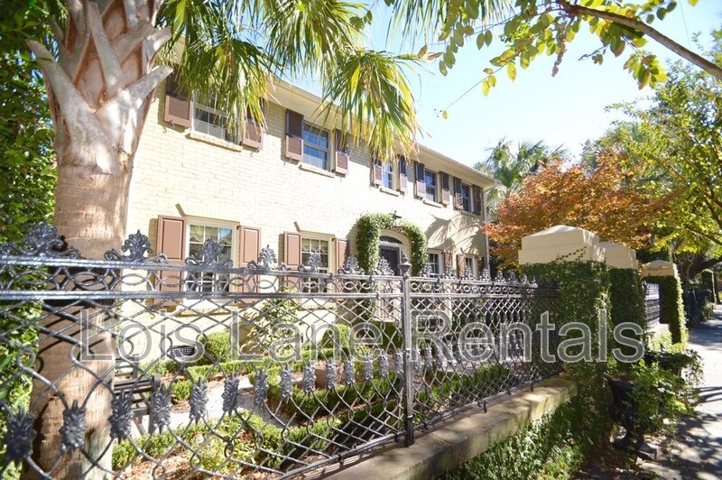 16 Logan St in Charleston, SC - Building Photo