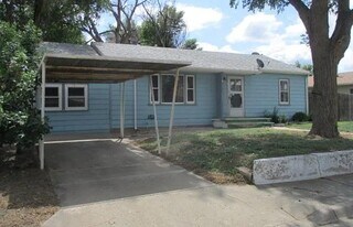 348 Hilltop St in Elkhart, KS - Building Photo