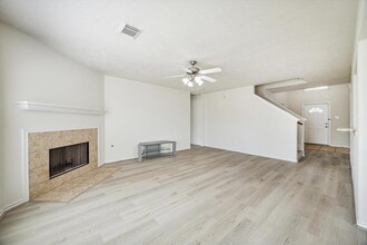 6903 Pheasant Oak Dr in Houston, TX - Building Photo - Building Photo