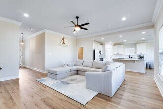 104 Claystone Rd in Youngsville, LA - Building Photo - Building Photo