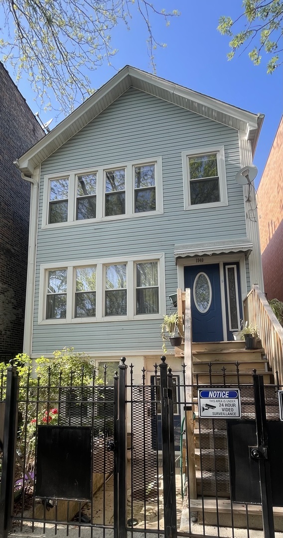 property at 1940 W Ohio St