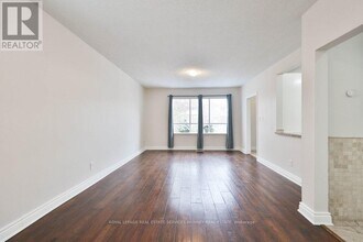 71 Mississauga Rd N in Mississauga, ON - Building Photo - Building Photo