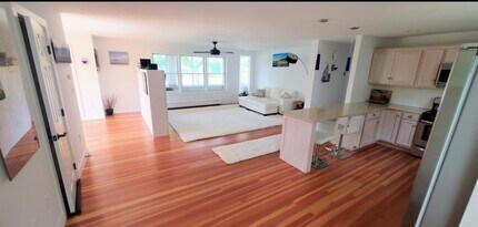 10 Riverfront in Newbury, MA - Building Photo - Building Photo