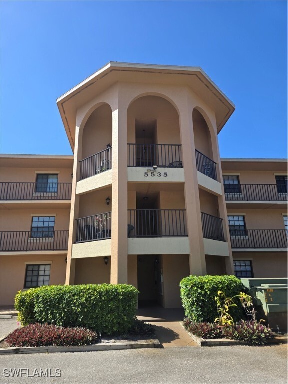 property at 4912 Tamiami Trl E