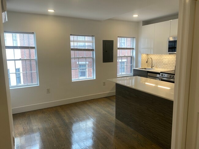 85 Cedar St, Unit 5 in Boston, MA - Building Photo - Building Photo