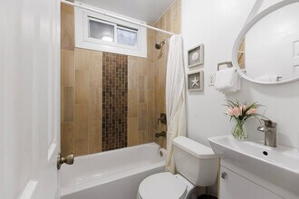 1701 14th St SE in Washington, DC - Building Photo - Building Photo