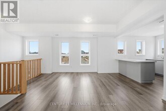 62 Kenesky Dr in Hamilton, ON - Building Photo - Building Photo