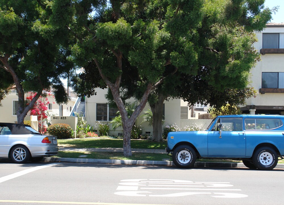 841-855 F Ave in Coronado, CA - Building Photo