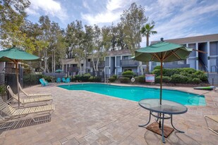 6333 College Grove Way, Unit 2 in San Diego, CA - Building Photo
