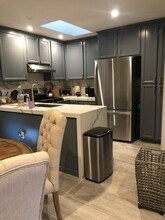 1035 Hornblend St in San Diego, CA - Foto de edificio - Building Photo