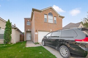 12731 Heather Landing Ln in Houston, TX - Building Photo