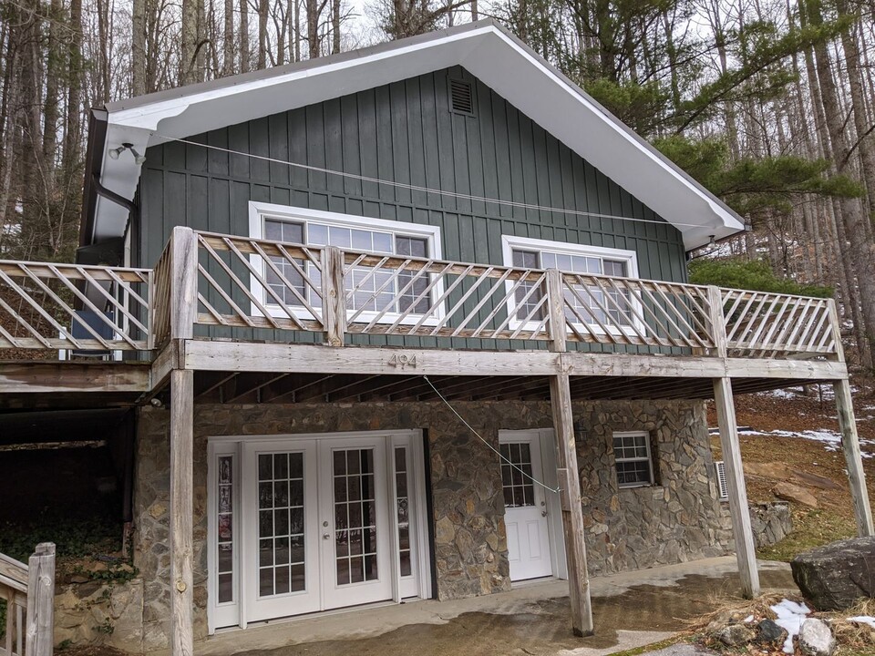 494 Millers Pond Ln in Boone, NC - Building Photo