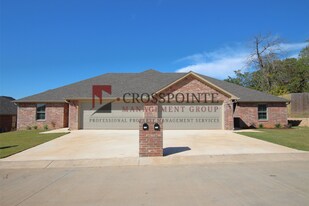 6024 Villa Rosa Way in Tyler, TX - Building Photo
