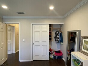 28 Commonwealth Dr in Bernards, NJ - Building Photo - Building Photo