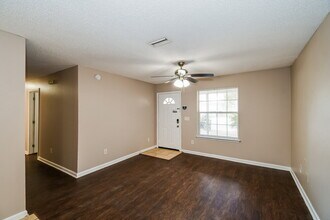 1508 Golf Forest Dr in Jacksonville, FL - Building Photo - Building Photo