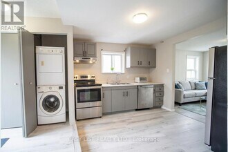 598 N Lake Rd in Richmond Hill, ON - Building Photo - Building Photo