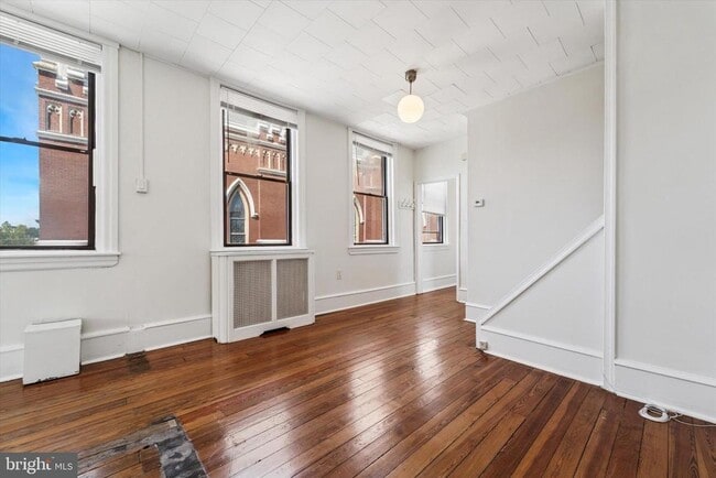 921 Christian St in Philadelphia, PA - Building Photo - Building Photo